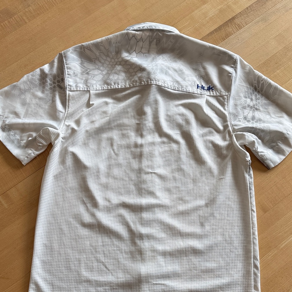 Huk Light Gray Patterned Button-Down Shirt - image 4